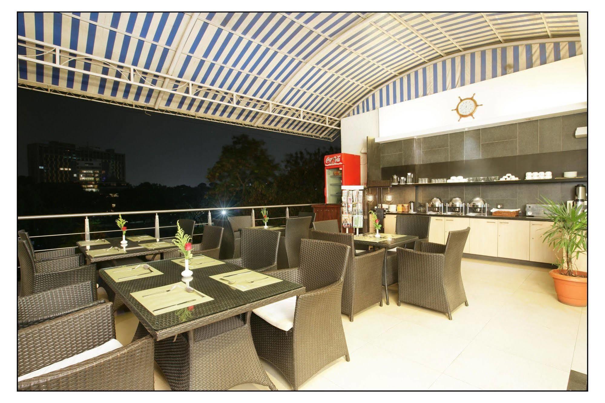 The Sirona Hotel Pune Eksteriør bilde