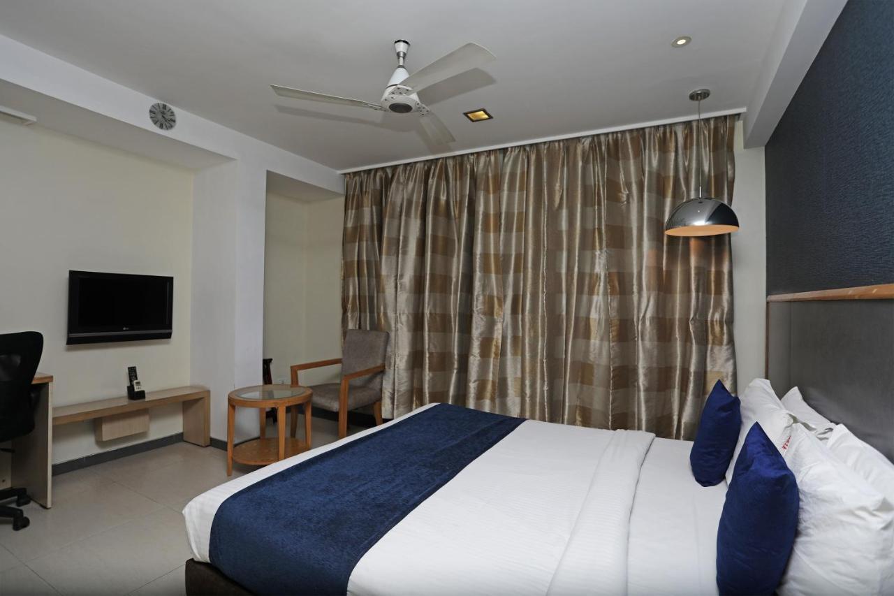 The Sirona Hotel Pune Eksteriør bilde